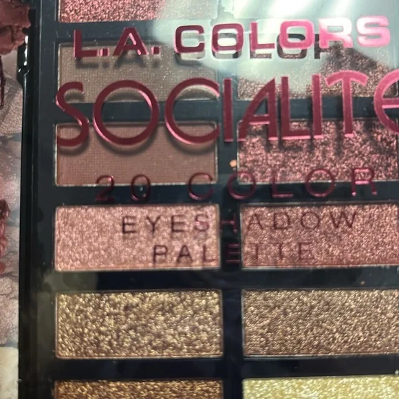 COPY - LA COLORS SOCIALITE EYESHADOWS - Picture 3 of 3